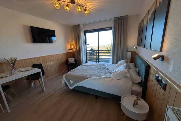 Appartement entier, Juracîmes Duo appartement 2 personnes in Mijoux, Parc naturel régional du Haut-Jura
