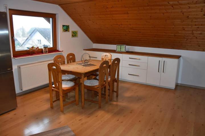 Ferienwohnung für 6 Personen, mit Balkon und Ausblick in Langenau - 3