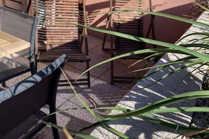 Appartement de vacances pour 4 personnes, avec jardin ainsi que balcon et piscine, animaux acceptés