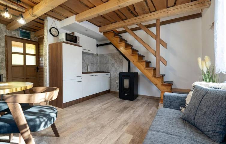 Charmantes Apartment mit Terrasse, Grill und WLAN in der Nähe des Flusses Gacka in Prozor, Lika-Senj