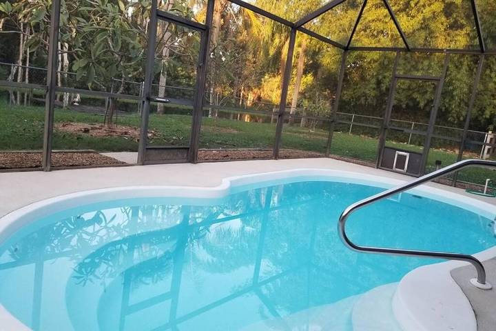 Ferienhaus für 8 Personen, mit Pool und Ausblick sowie Seeblick und Garten, mit Haustier in Bonita Springs