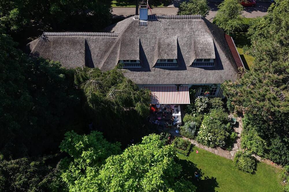 Westwing Villa- 1/8 Persons - 103 m2 -2 Double Jacuzzis-private Sauna & Terrace in Oss, Nordbrabant