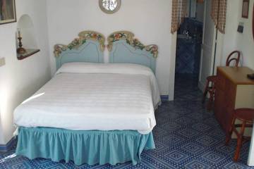 Beach House for 6 People in Aeolian Islands, Panarea, Photo 1