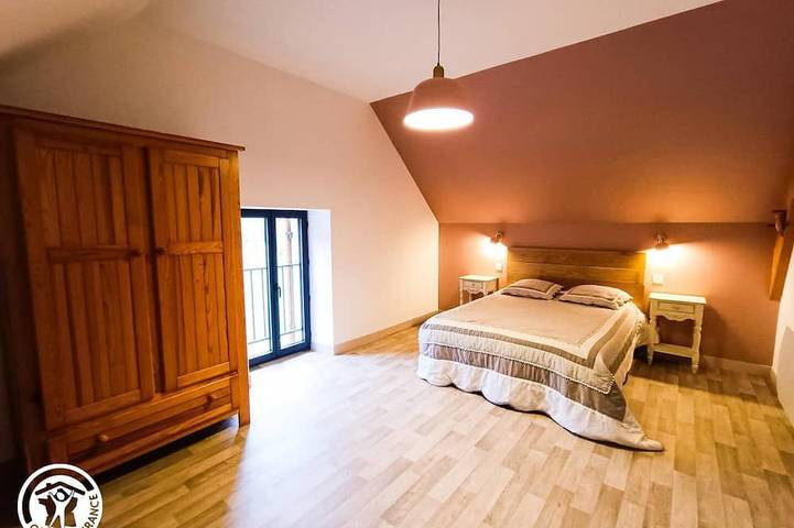 Location de vacances pour 8 personnes, avec jardin à Lacave - 2