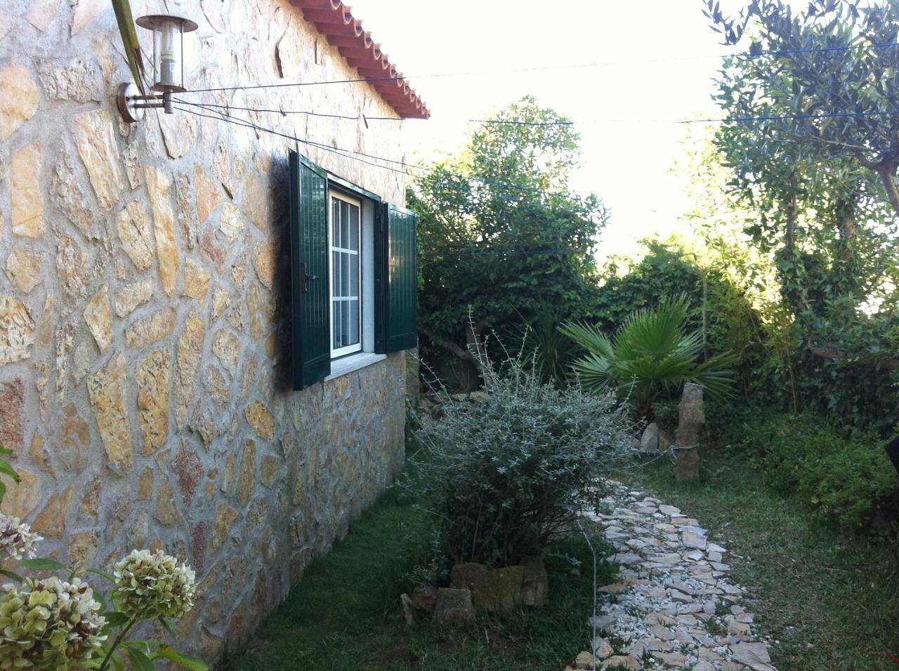 Three-Bedroom House in Praia do Salgado, Famalicão