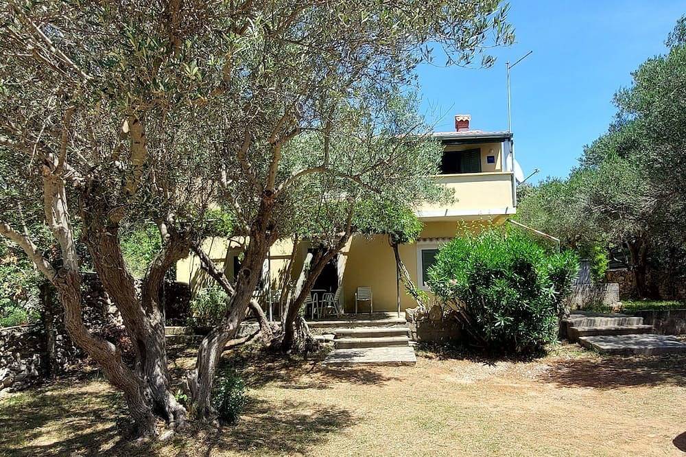 Cijeli apartman, Two bedroom apartment with balcony and sea view Cove Pogana, Cres in Cres