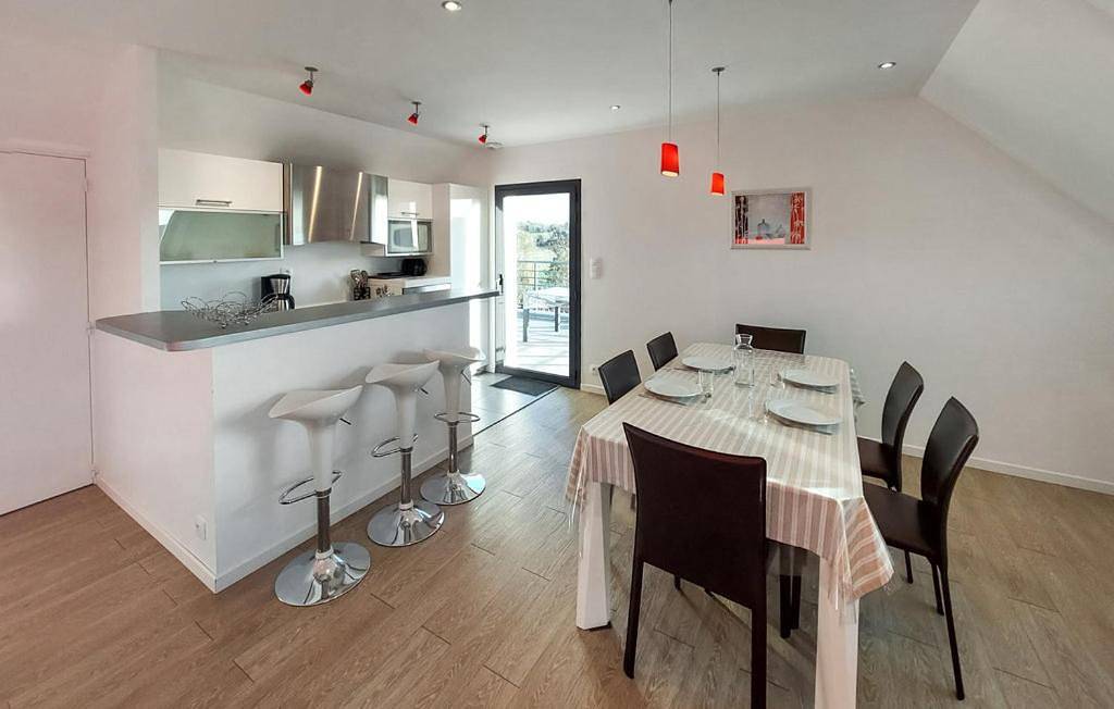 Appartement entier, Two-Bedroom Apartment in Lamballe-Armor, Côte de Goëlo