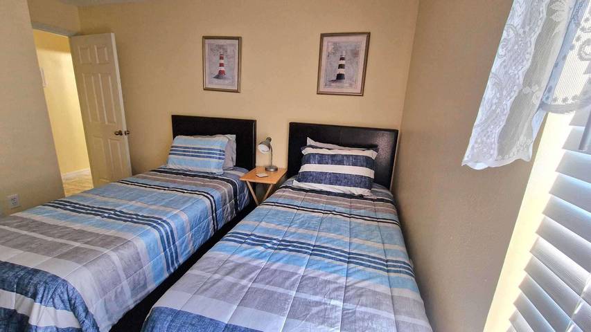 Kissimmee 4-Bed Villa, Sleeps 10 with Pool in Kissimmee, Condado de Osceola