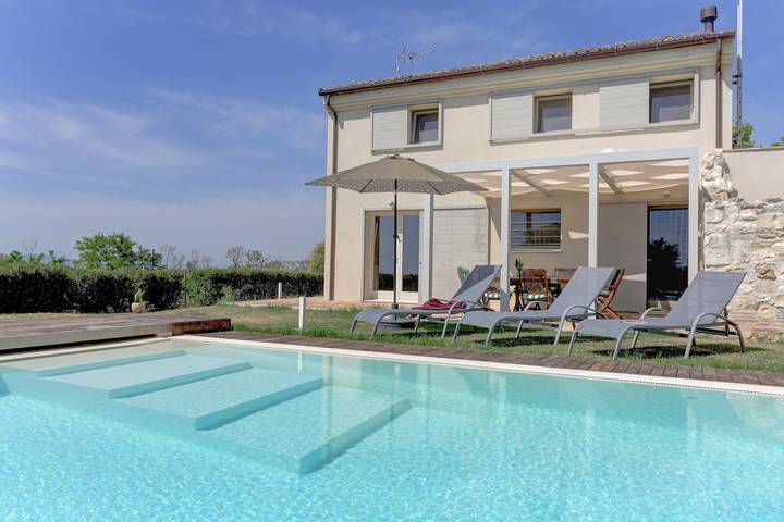 Appartamento per 6 persone, con Giardino e Piscina a Sirolo