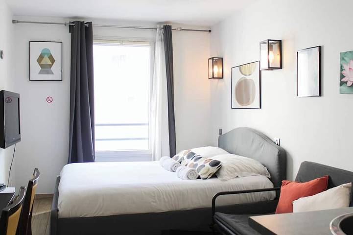 Appartement entier, 20m² cosy aux portes de Paris in Courbevoie, Hauts-de-Seine