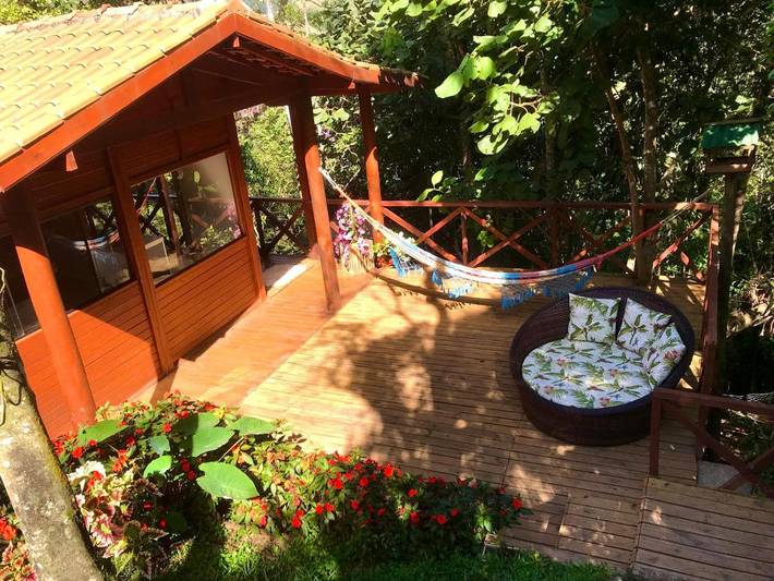 Chalet pour 3 personnes, avec piscine ainsi que jardin et vue, animaux acceptés