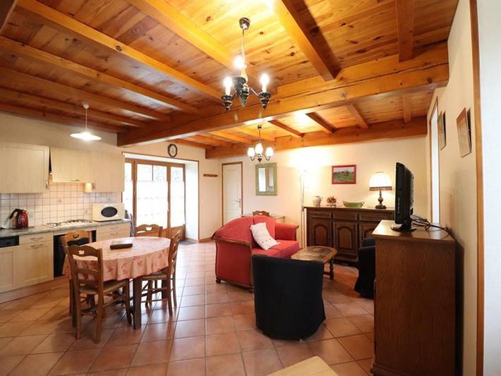 Location de vacances pour 5 personnes, avec Jardin à Massiac - 2