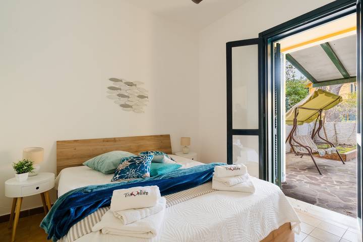 Casa vacanze 'Casa Eva a Torre dell'Orso' con giardino privato, Wi-Fi e aria condizionata in Torre dell'Orso, Melendugno