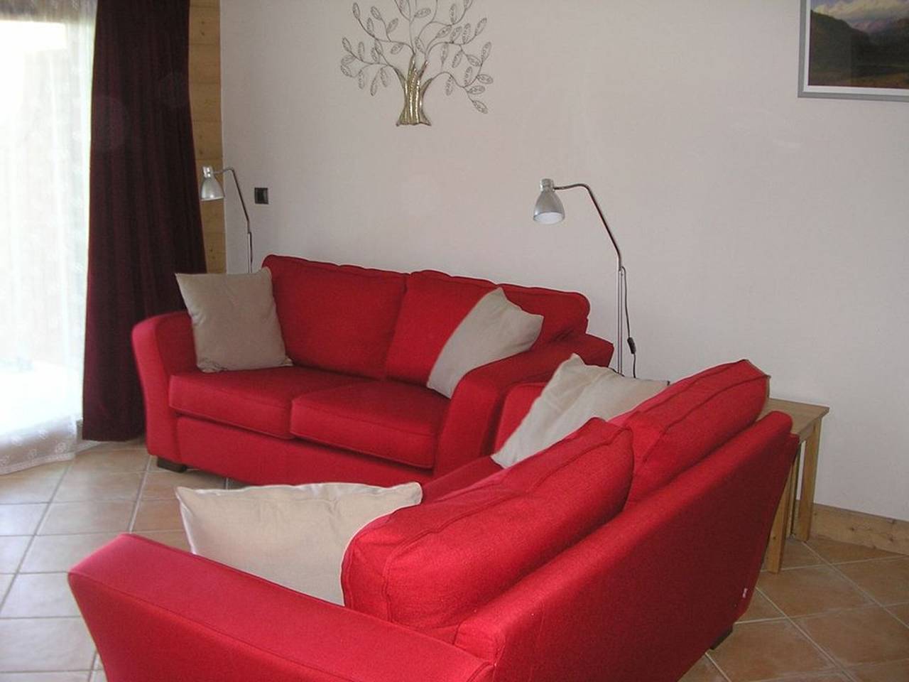 Entire apartment, Spacious 6-Person Apt with Pool, Terrace & Forest View in Crest-Voland in Cohennoz, Albertville region