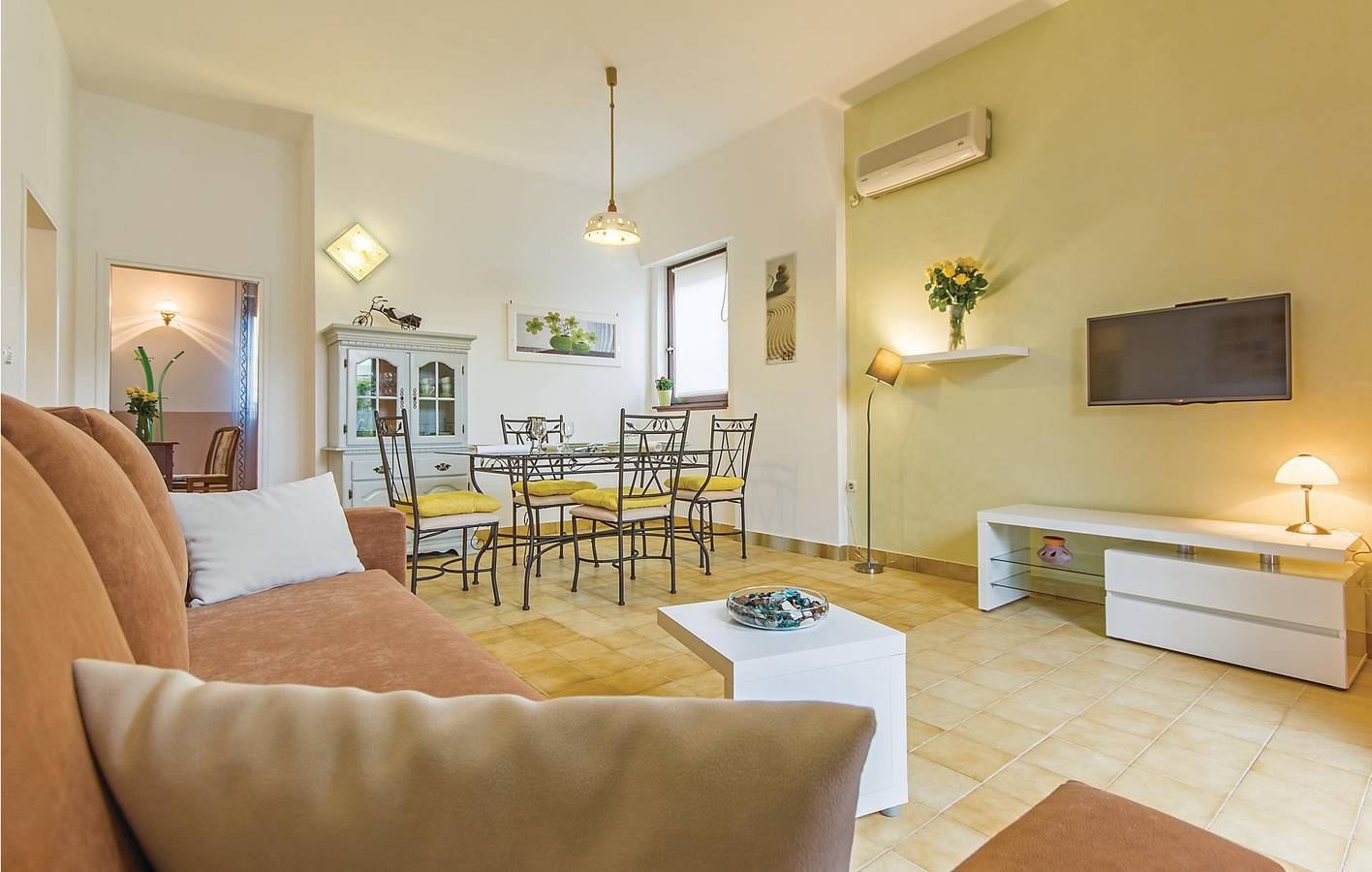 Entire holiday apartment, Holiday apartment for 4 people with terrace in Medulin City, Medulin