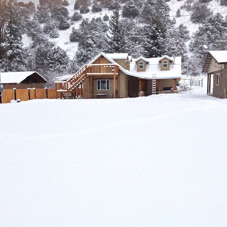 Mi Casa es tu Casa, 12 mi. von Sipapu Ski Area in der schönen Peñasco Valle in Taos County