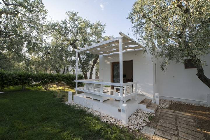 Ferienhaus "saracena" mit Pool und Privatstrand in Mattinata, Gargano