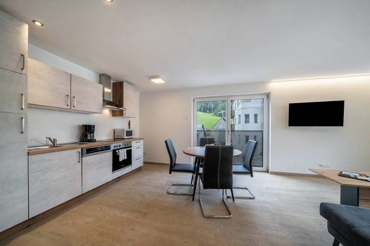 Entire apartment, Apartment "Lamm 4" with Mountain View, Balcony & Wi-Fi in St. Valentin auf der Haide, Graun