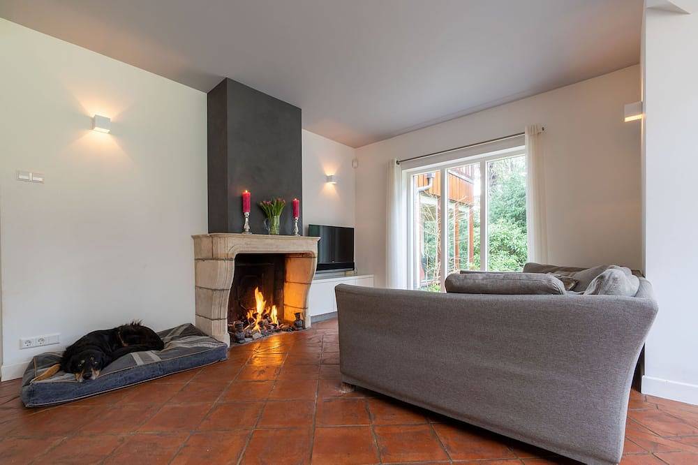 Luxuriöse 450 m² große Ferienvilla mit 15 m Innenpool und Sauna in Niederländische Nordsee