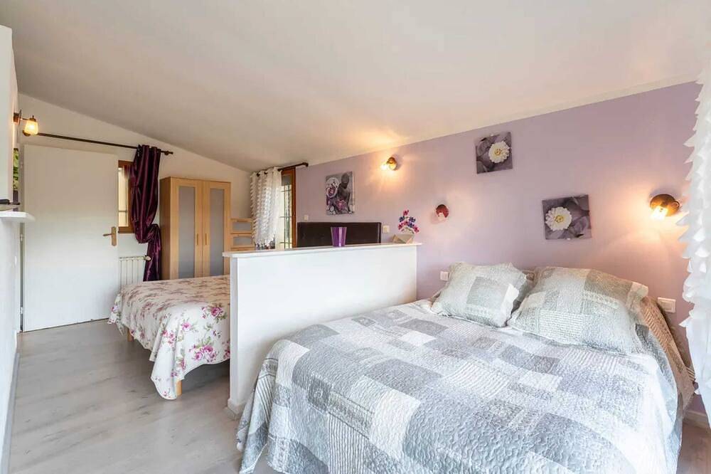 Homerez - Spacious Villa in Vézénobres with Private Pool in Vézénobres, Alès region