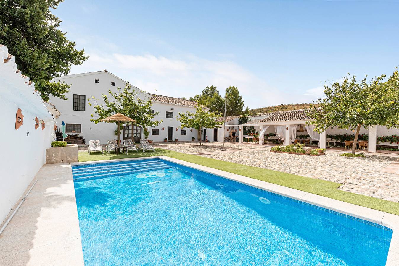 Casa Vacacional 'Cortijo Caracate' con Vista a la Montaña, Wi-Fi y Aire Acondicionado in Archidona, Provincia de Málaga