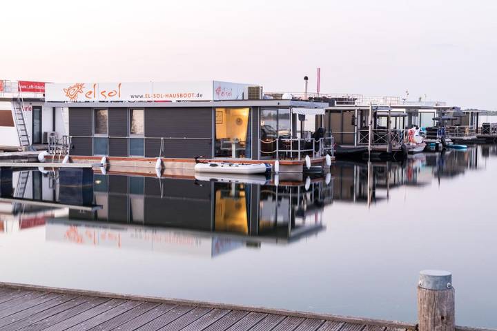 Boot für 5 Personen, mit Balkon und Terrasse sowie Seeblick und Ausblick in Sachsen-Anhalt - 2