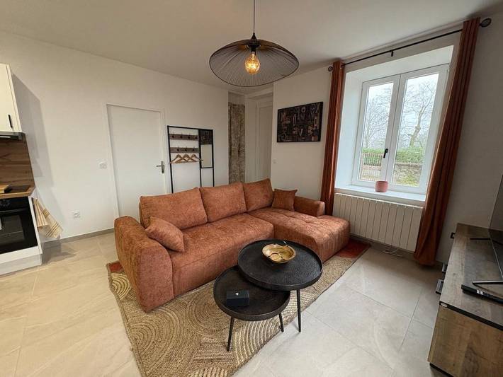 Gîte pour 2 personnes, avec terrasse à L'Isle-d'Abeau