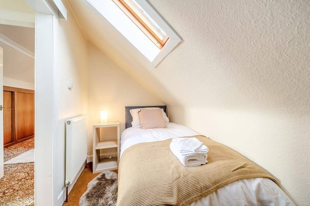 2 Bed in Dalrymple (oc-b40270) in Firth Of Clyde