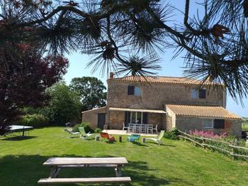 Gîte pour 10 personnes, avec jardin à Le Bernard
