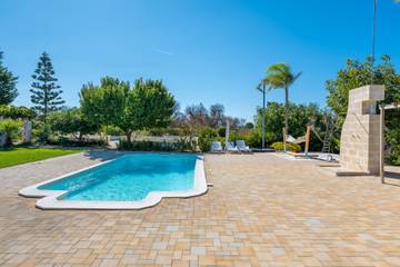 Gîte pour 5 personnes, avec jardin ainsi que jacuzzi et sauna, adapté aux familles à San Vito dei Normanni