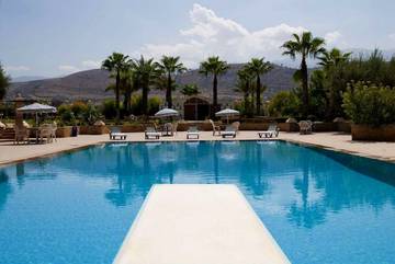 Hôtel pour 3 personnes, avec jardin et piscine à Béni Mellal