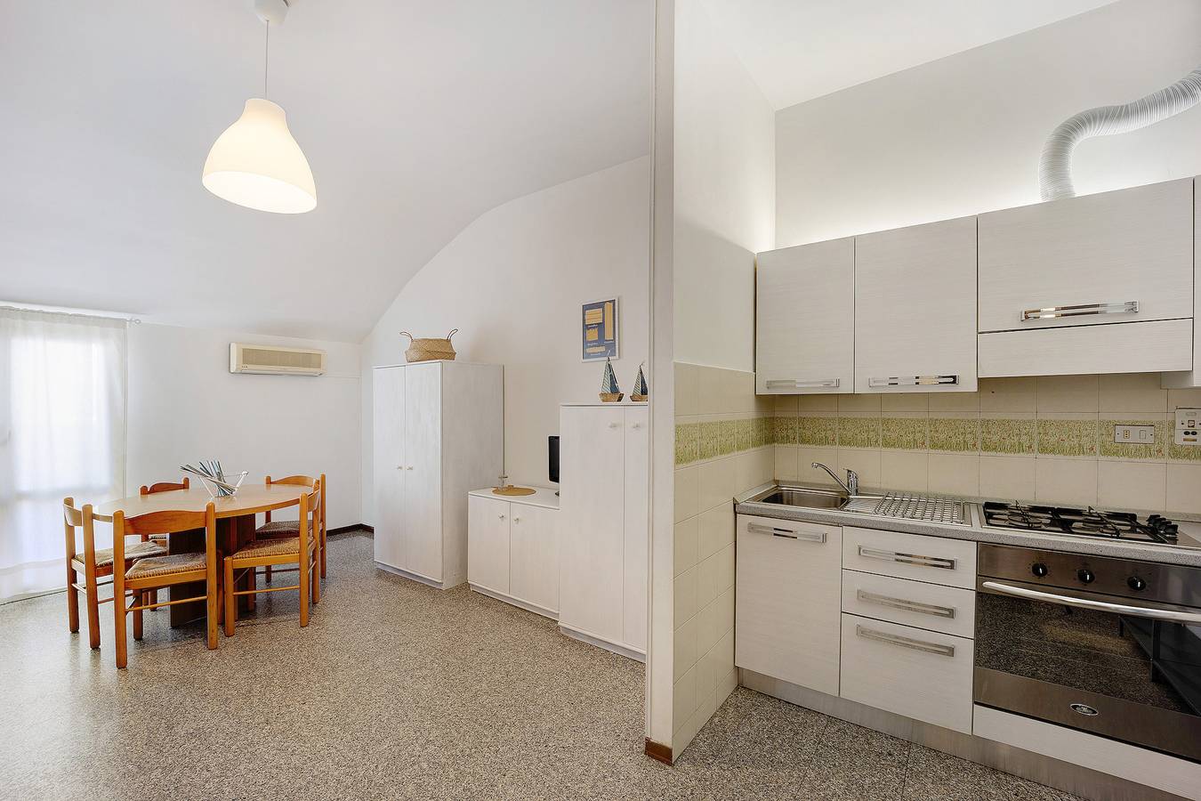 Ganze Wohnung, Ferienwohnung Orizzonte 8 B mit Gemeinschaftsgarten und Wlan in Diano Marina, Diano Marina Gemeinde
