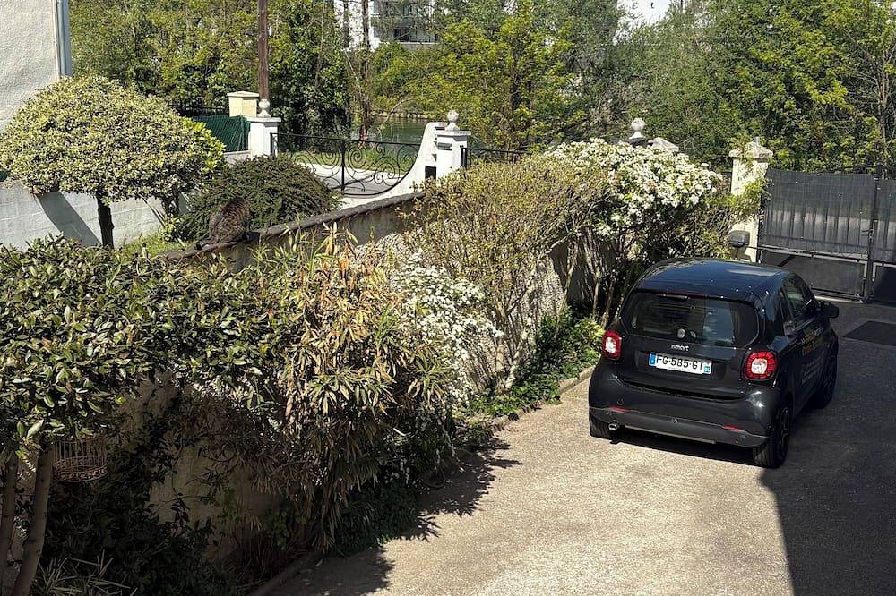 Entire apartment, Dream rental on the banks of the Marne near Paris in Noisy-le-Grand, Seine-Saint-Denis