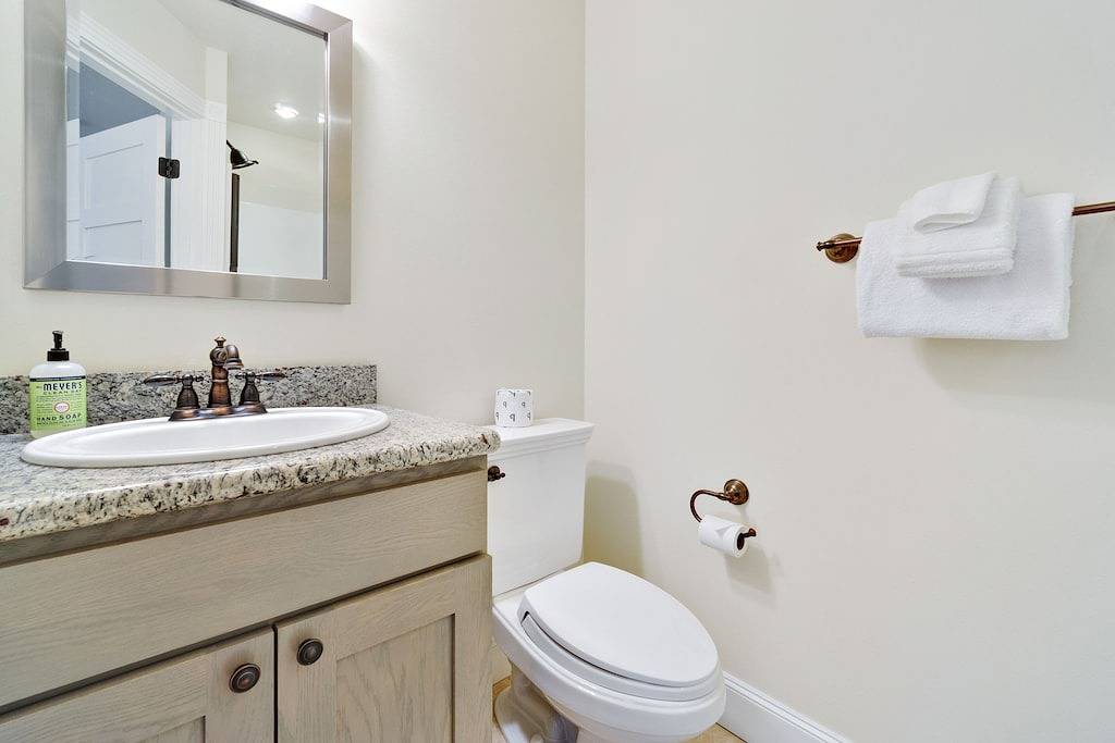 Meerblick, Außenkamin und Zugang zum Strand! in Orcas Island