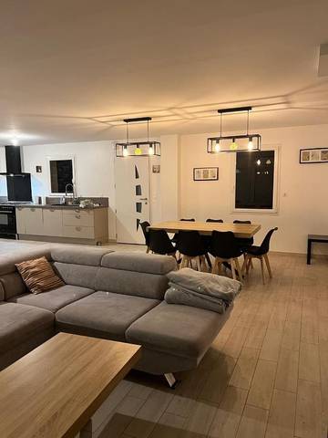 Gîte pour 8 personnes, avec jardin dans Sottevast