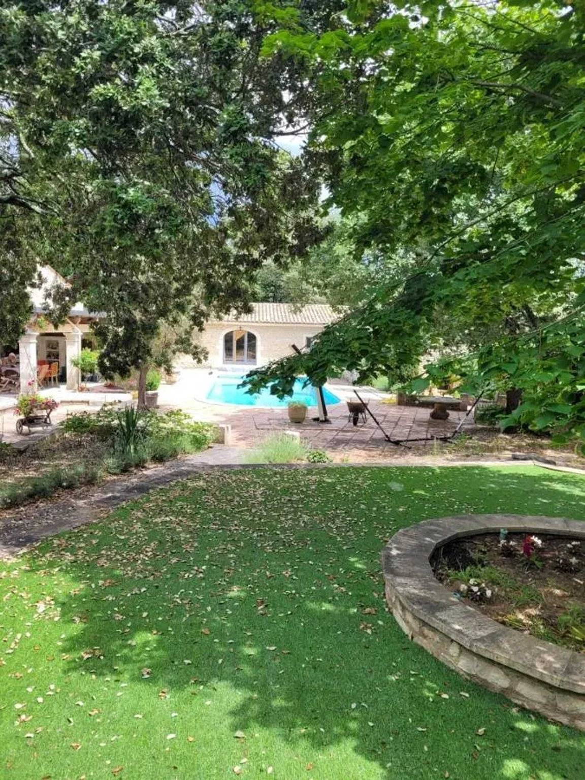 Spacious Villa in Chamaret with Private Pool in Chamaret, Nyons region
