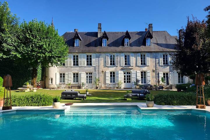 Appartement de vacances pour 4 personnes, avec jacuzzi ainsi que piscine et jardin à Cognac