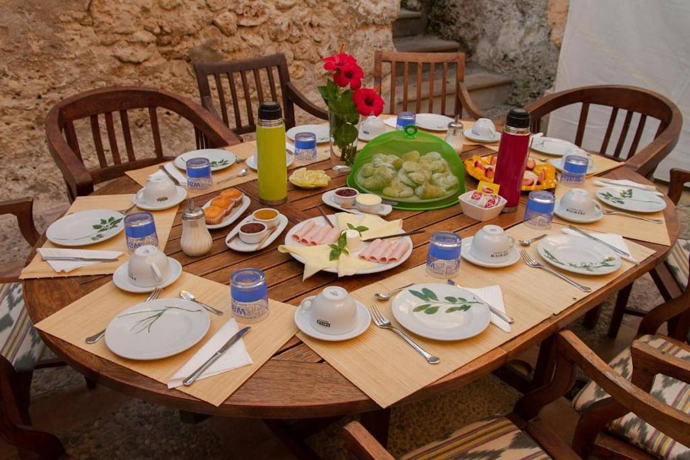 Habitación doble con baño exterior privado con Piscina Compartida, Wi-Fi y Aire Acondicionado in Sineu, Interior de Mallorca
