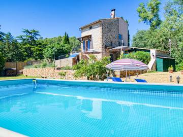 Gîte pour 6 personnes, avec jardin et terrasse à Entrecasteaux