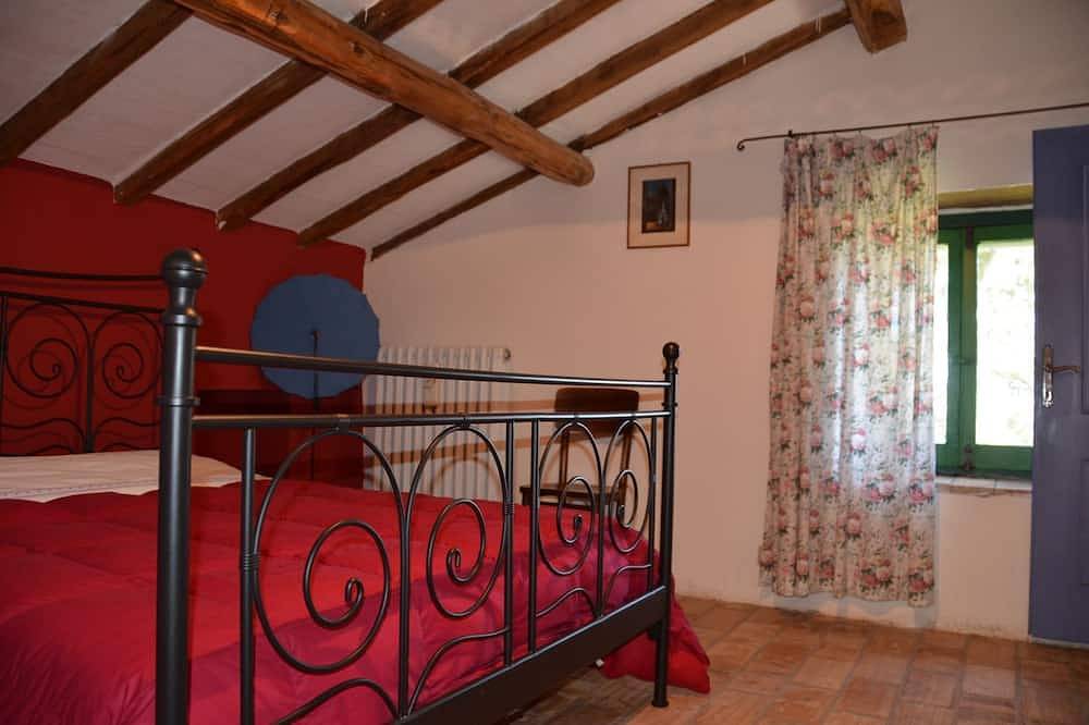 Kleines Landhaus mit Garten zwischen Orvieto und Bolsenasee in Lubriano, Viterbo Provinz