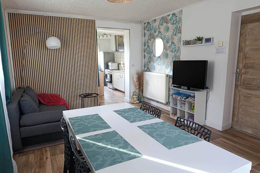 Detached house with enclosed garden in Abbeville, Abbeville region