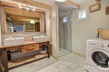 Gîte pour 10 personnes, avec jardin et terrasse à Langoat