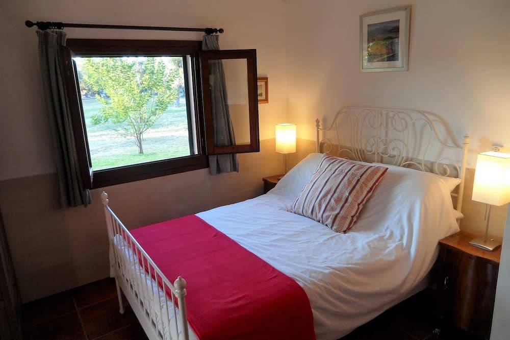 Villa isolata con piscina non condivisa (giugno-settembre) circondata da un acro di ulivi in Cutrofiano, Provincia di Lecce