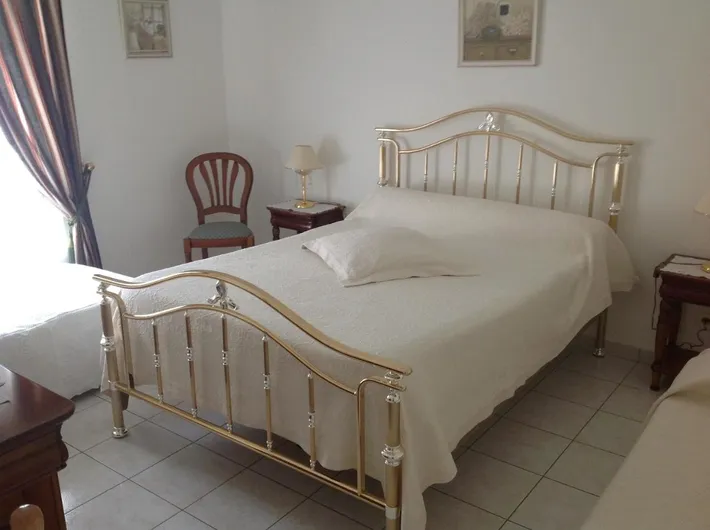 Alojamiento y desayuno para 5 personas, con vistas además de jardín y terraza - 1