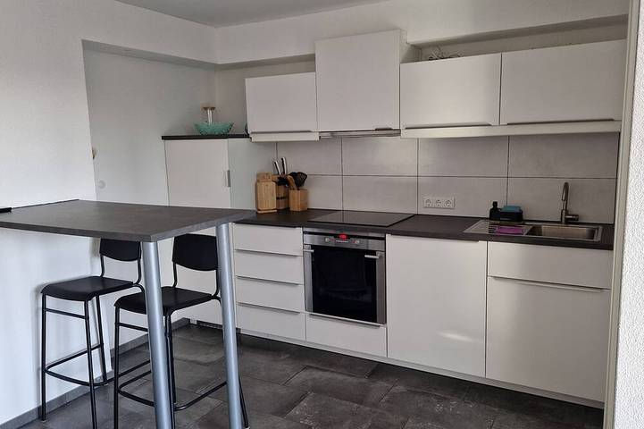 Ganze Wohnung, Helle, liebevoll eingerichtete 1-Zimmer-Wohnung in ruhiger Lage. in Bad Bellingen, Südschwarzwald