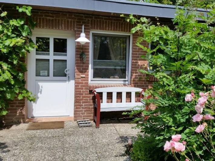 Ferienwohnung für 2 Personen, mit Terrasse und Garten, kinderfreundlich in Bad Malente