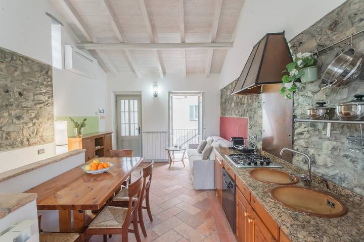 Gîte pour 4 personnes, avec terrasse à Lenno - 3