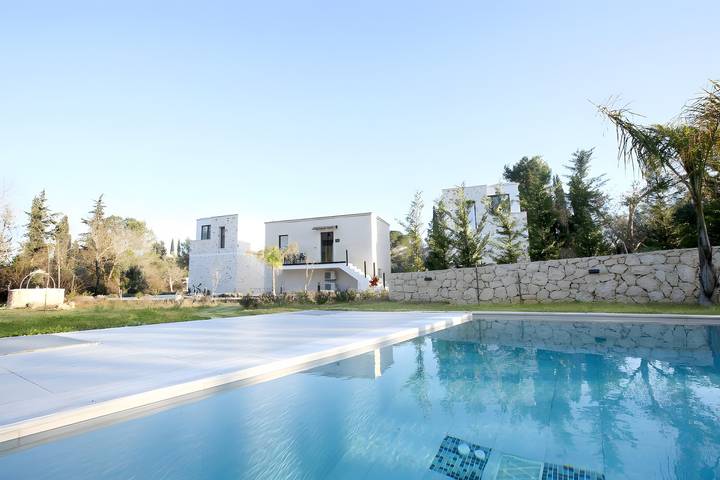 Villa 'Spyridoula Suites' with Mountain View, Wi-Fi and Air Conditioning in Limni (Korfu), Korfu