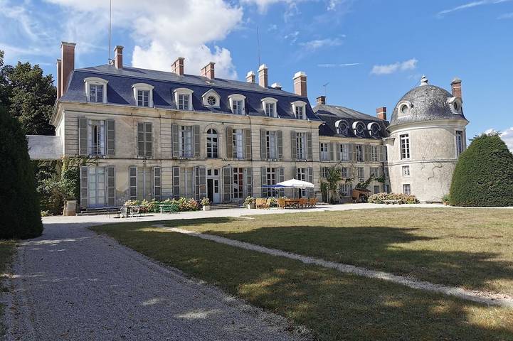 Gîte pour 17 personnes, avec Jardin à Sainpuits