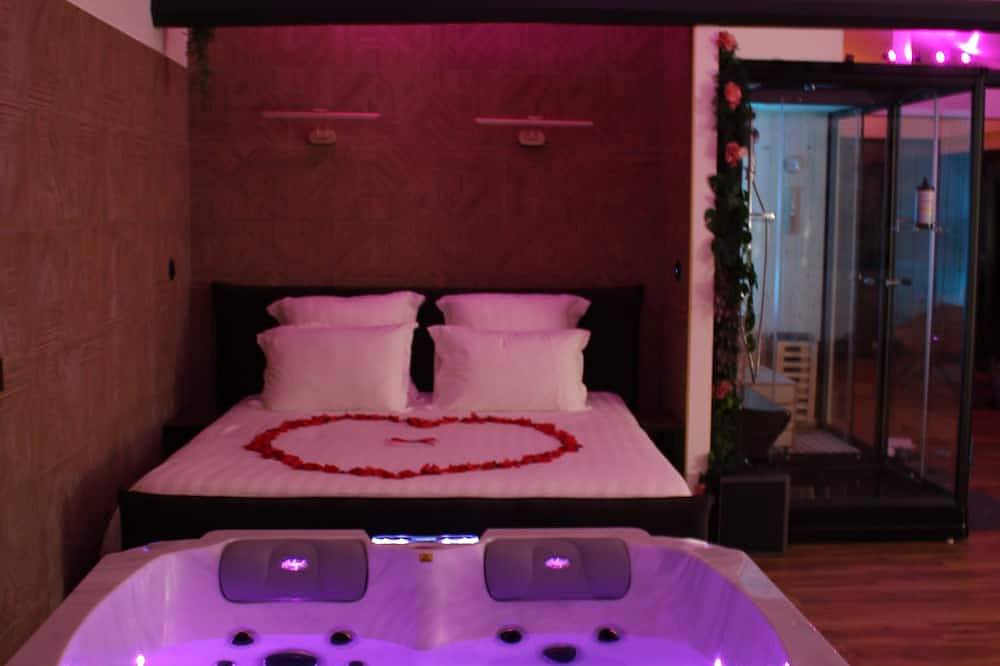 Entire apartment, Le Spa'Cieux Suite & Spa - Love room with spa, sauna and hammam in Chartres, Chartres region